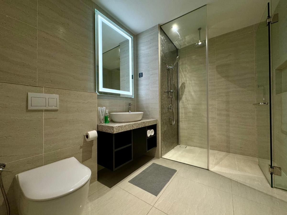TWIN TOWER LUXURY SERVICE APARTMENT - Hizvo