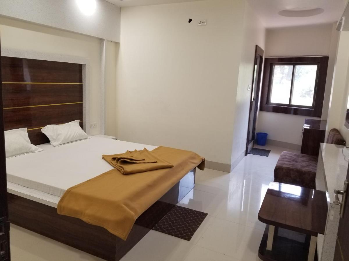 Hotel Bhedaghat - Housity