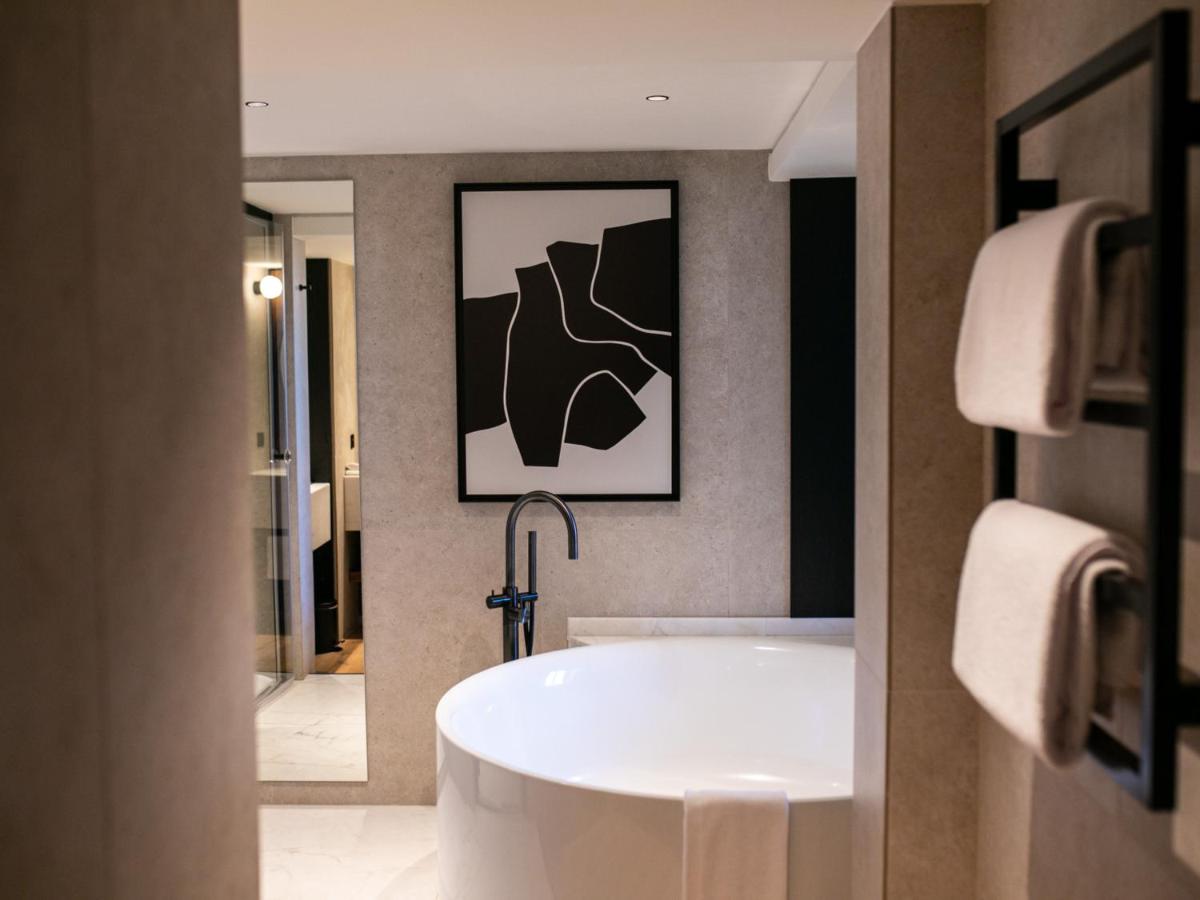Salle de bains dans l'établissement Grand Hôtel La Cloche Dijon - MGallery Collection