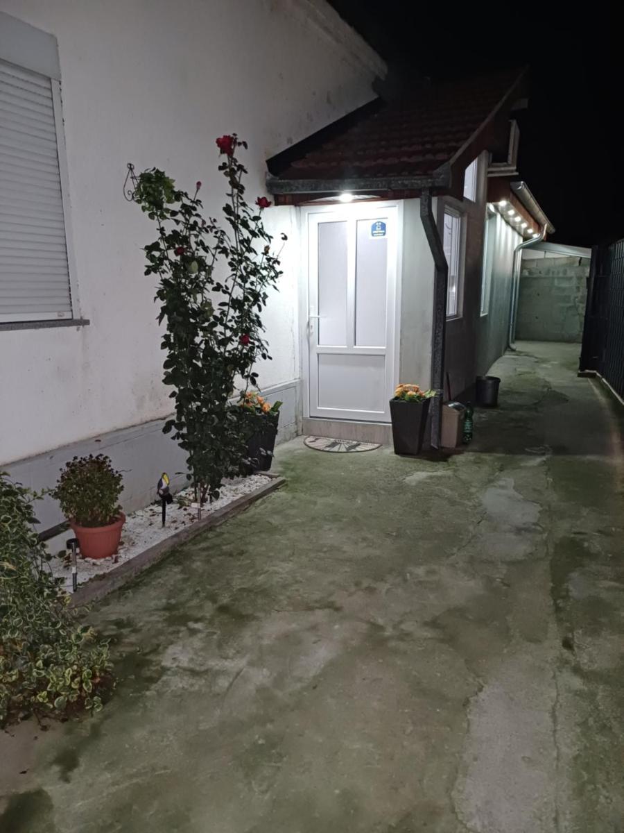 Apartman “Sanja” - Housity