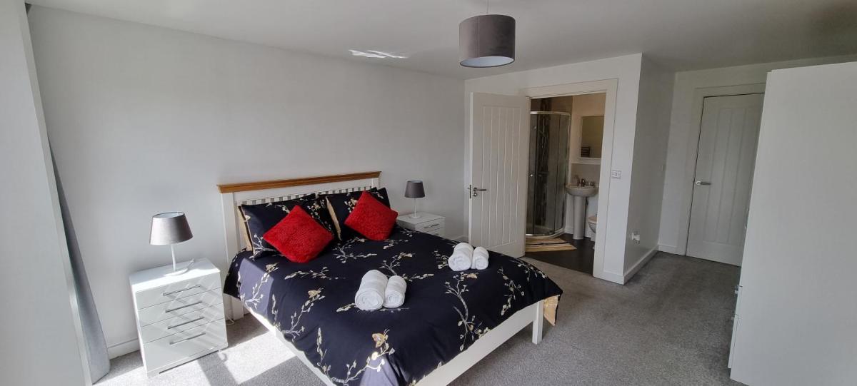 Room in City Centre Penthouse Apartment - Housity