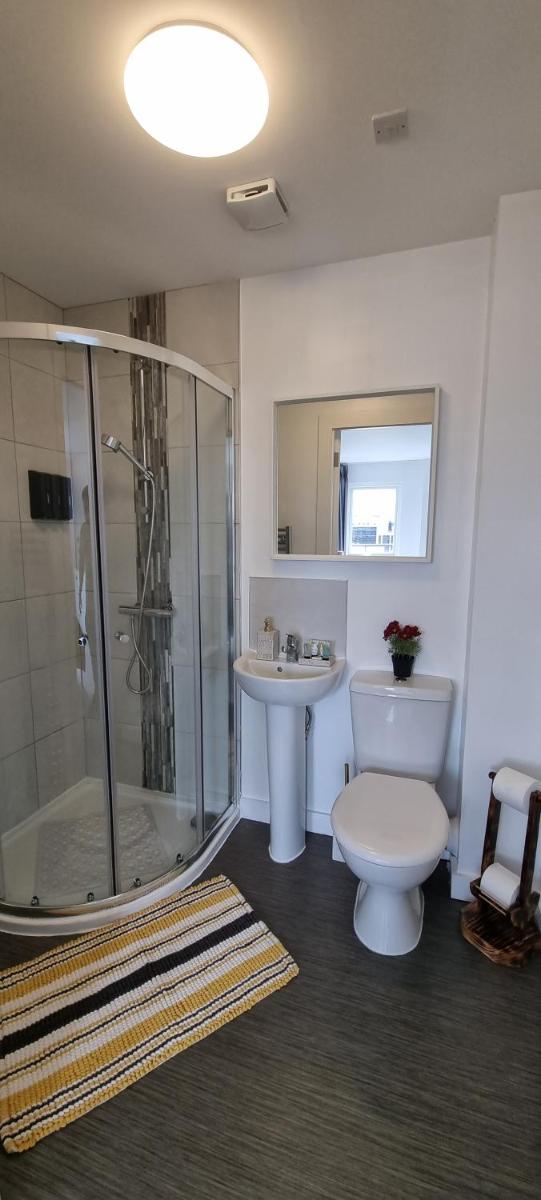 Room in City Centre Penthouse Apartment - Housity