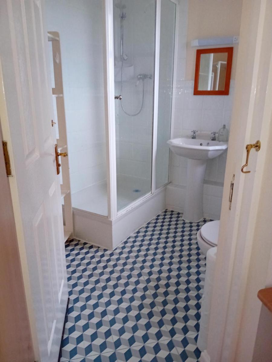 Ensuite Double Room - Housity