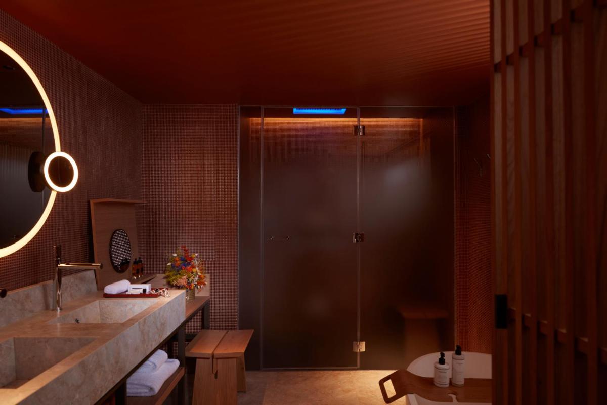 Salle de bains dans l'établissement SO/ Paris Hotel