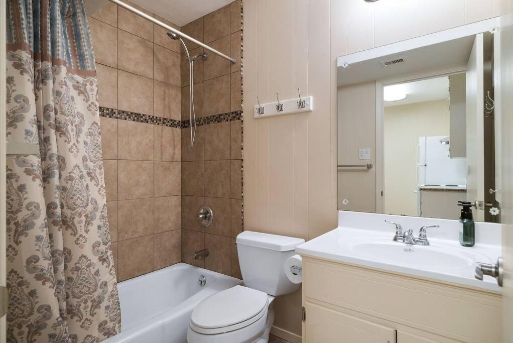 Lake LBJ Lakefront Condo Getaway - Housity