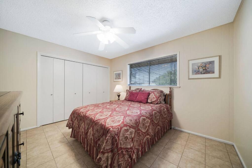 Lake LBJ Lakefront Condo Getaway - Housity