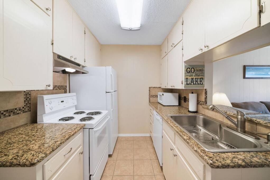 Lake LBJ Lakefront Condo Getaway - Housity