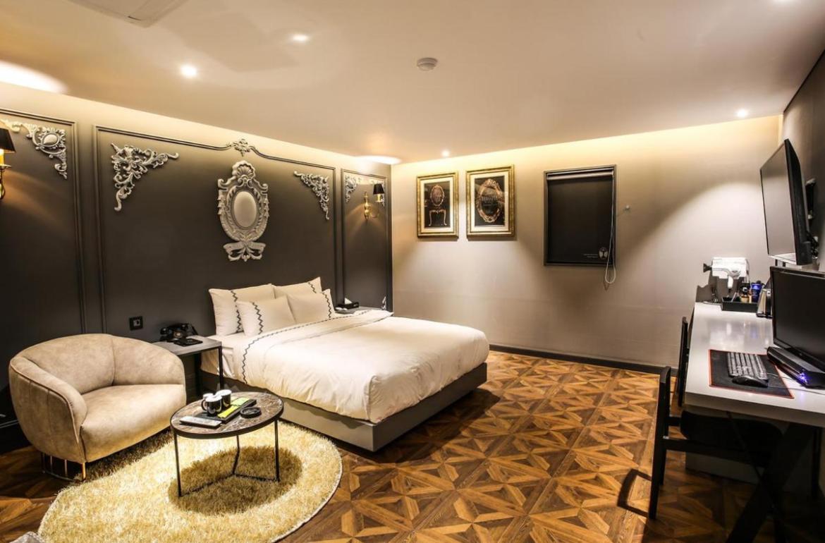Mari Hotel Terminal Branch - Housity