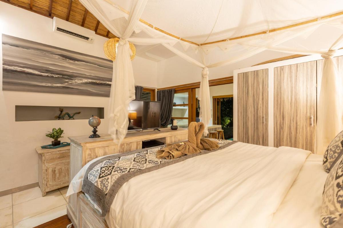 Luxurious Double King Villa w/Pool & WiFi+ Carpark - Hizvo