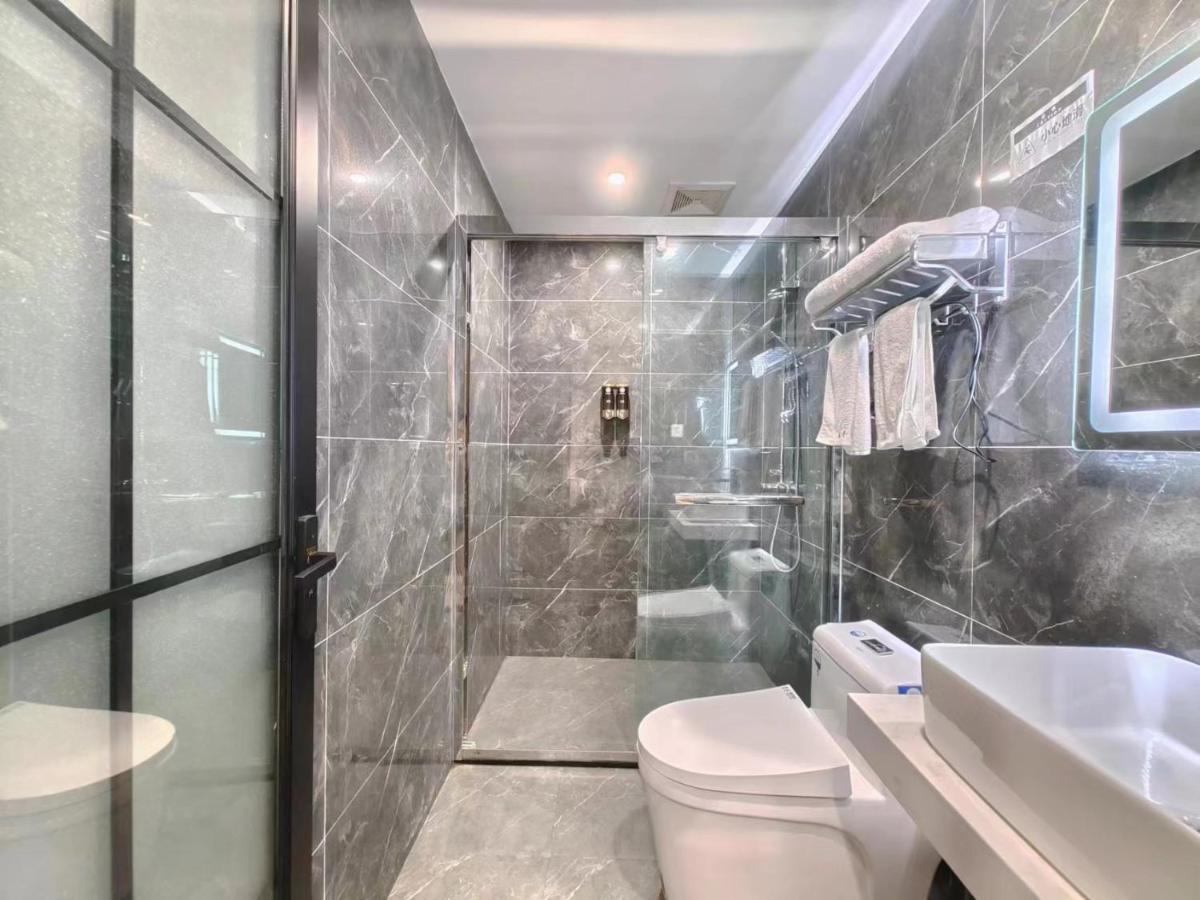 Xian Feng Hotel - Tianfu International Airport Branch - Housity