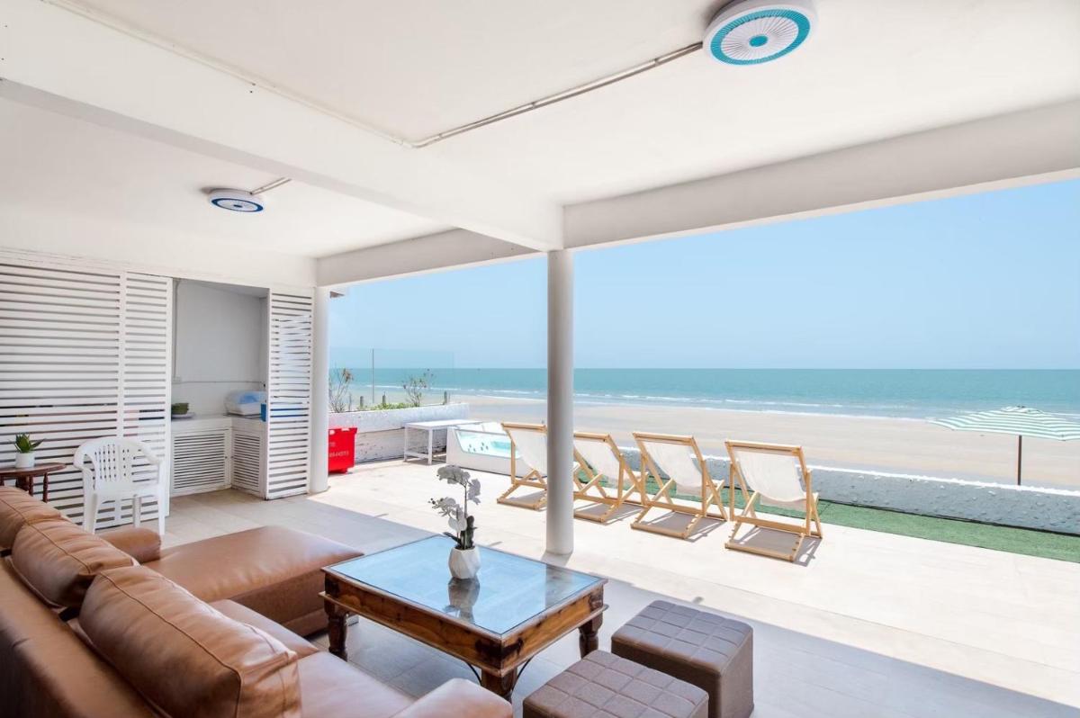 TheSkyCozy Beachfront - Housity
