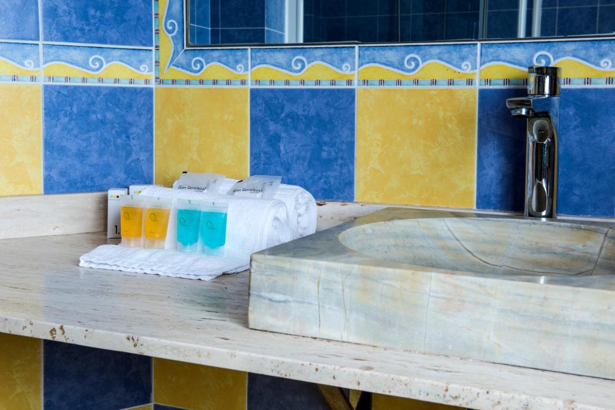 Un baño de Hotel de Naturaleza Rodalquilar & Spa Cabo de Gata