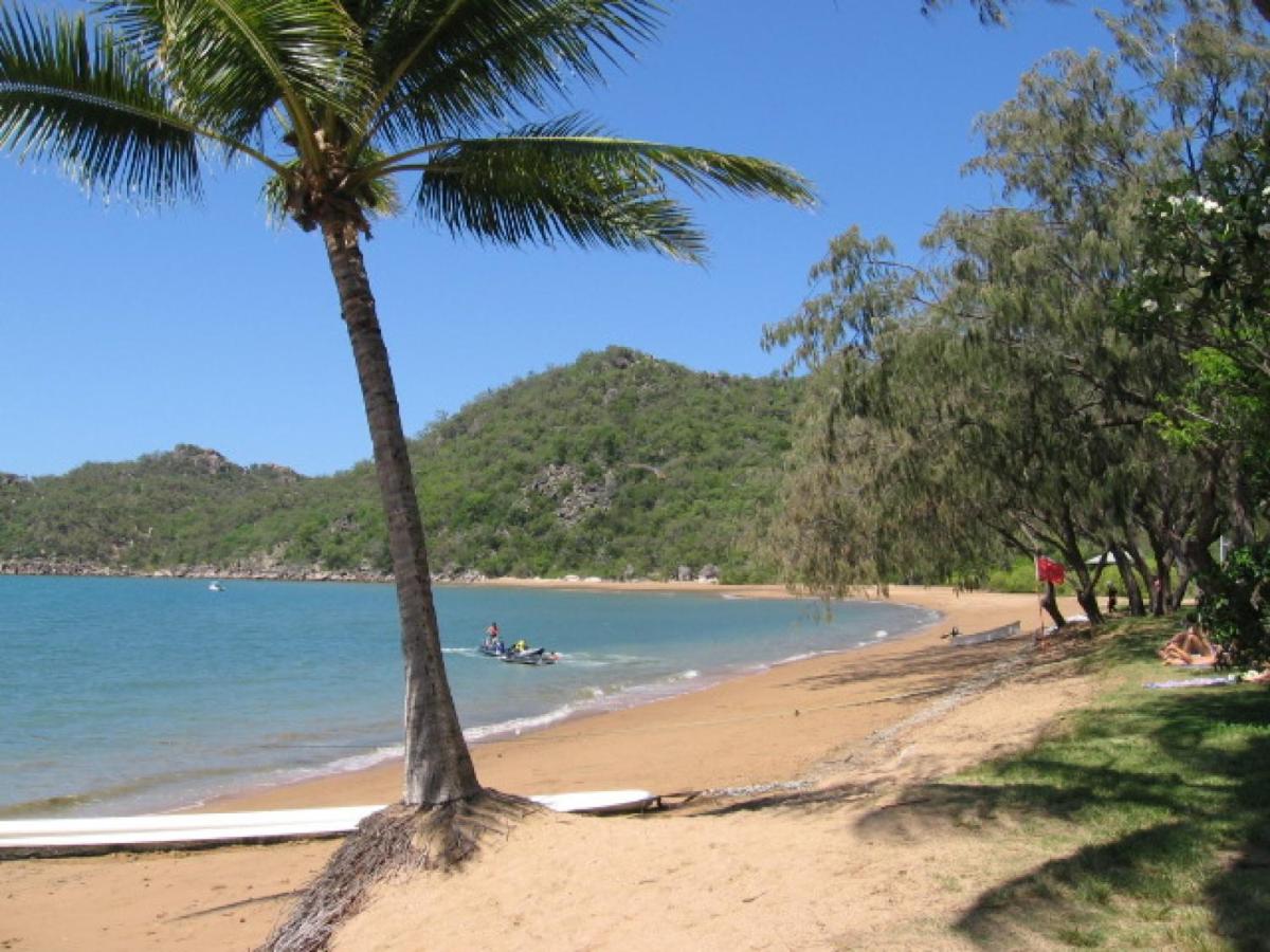 AFFORDABLE ISLAND ESCAPE! Queen Studio, Nelly Bay - Housity