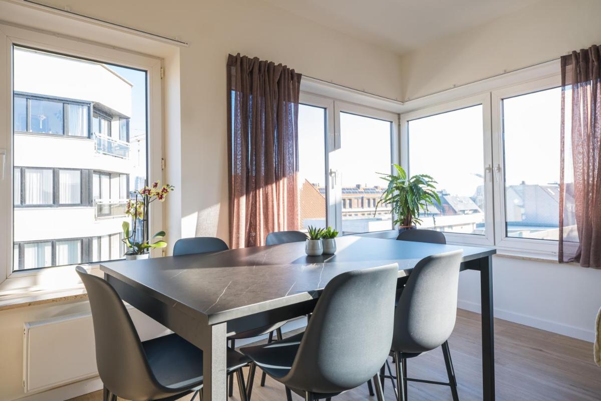 The Bright Cosy Corner - Housity