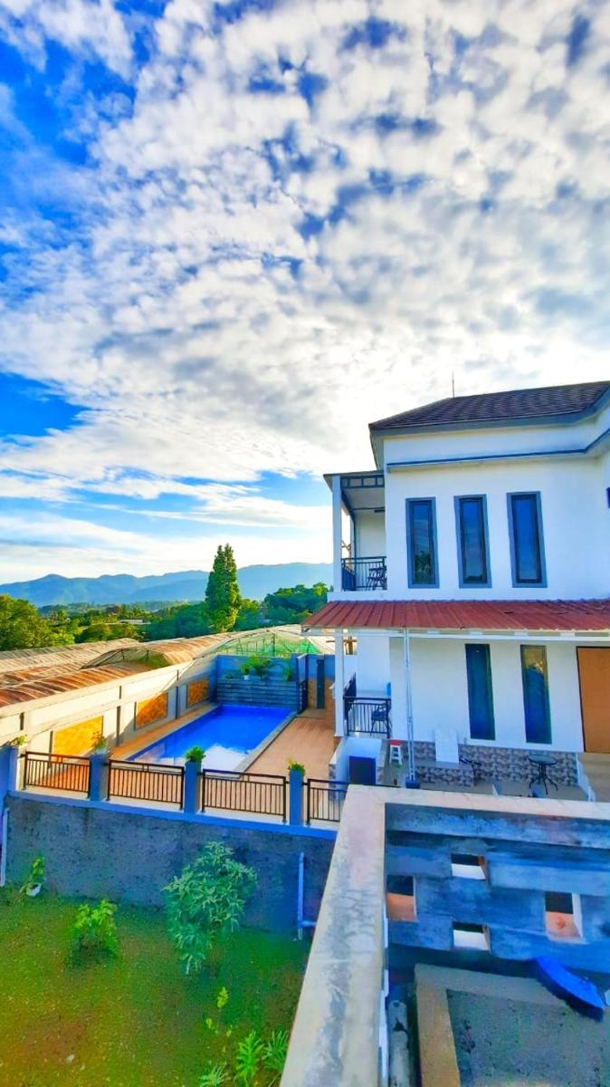 Cakrawala Villa, Megamendung - Housity