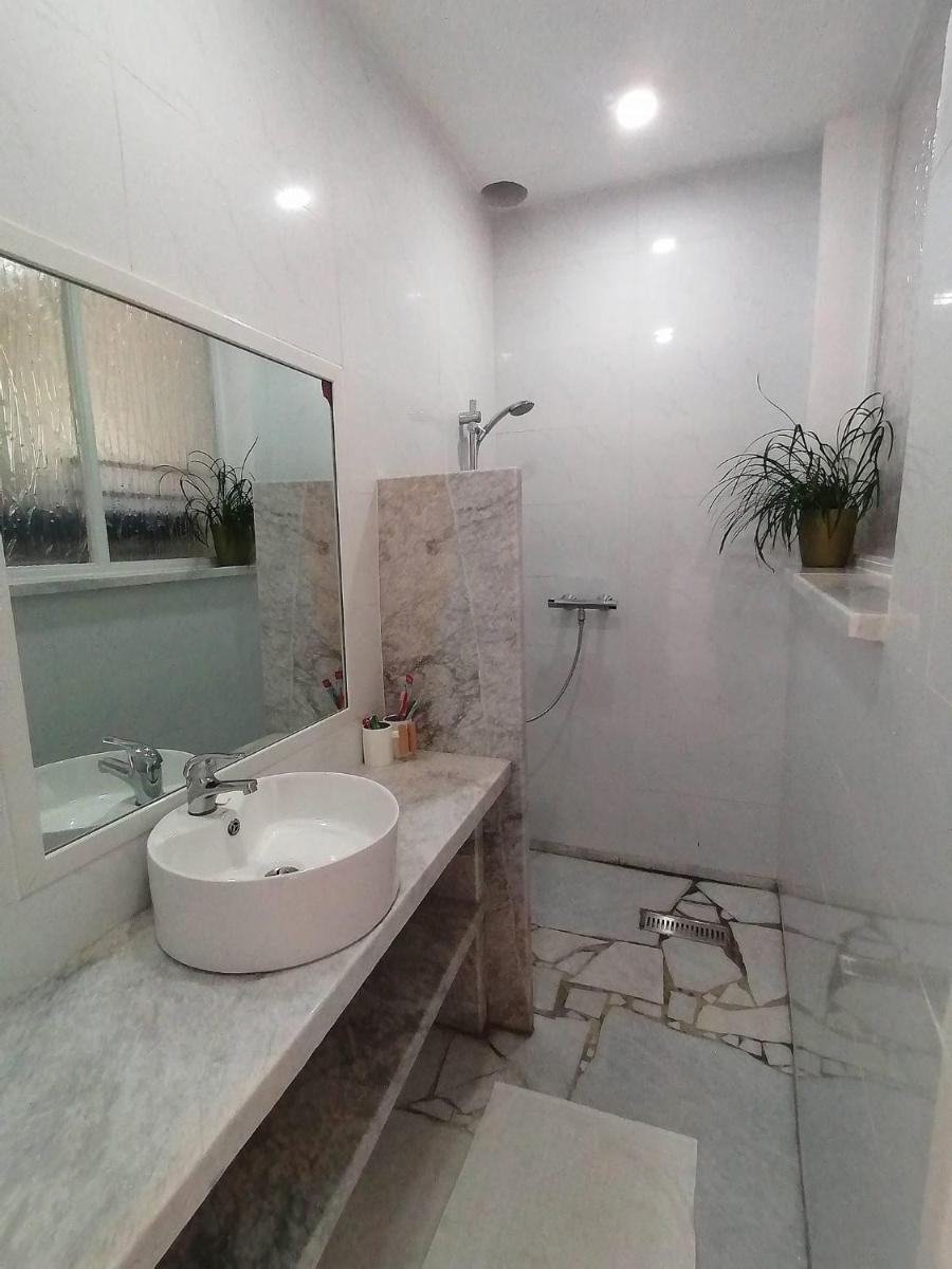 Lonos Circle Ocean View Room - Housity