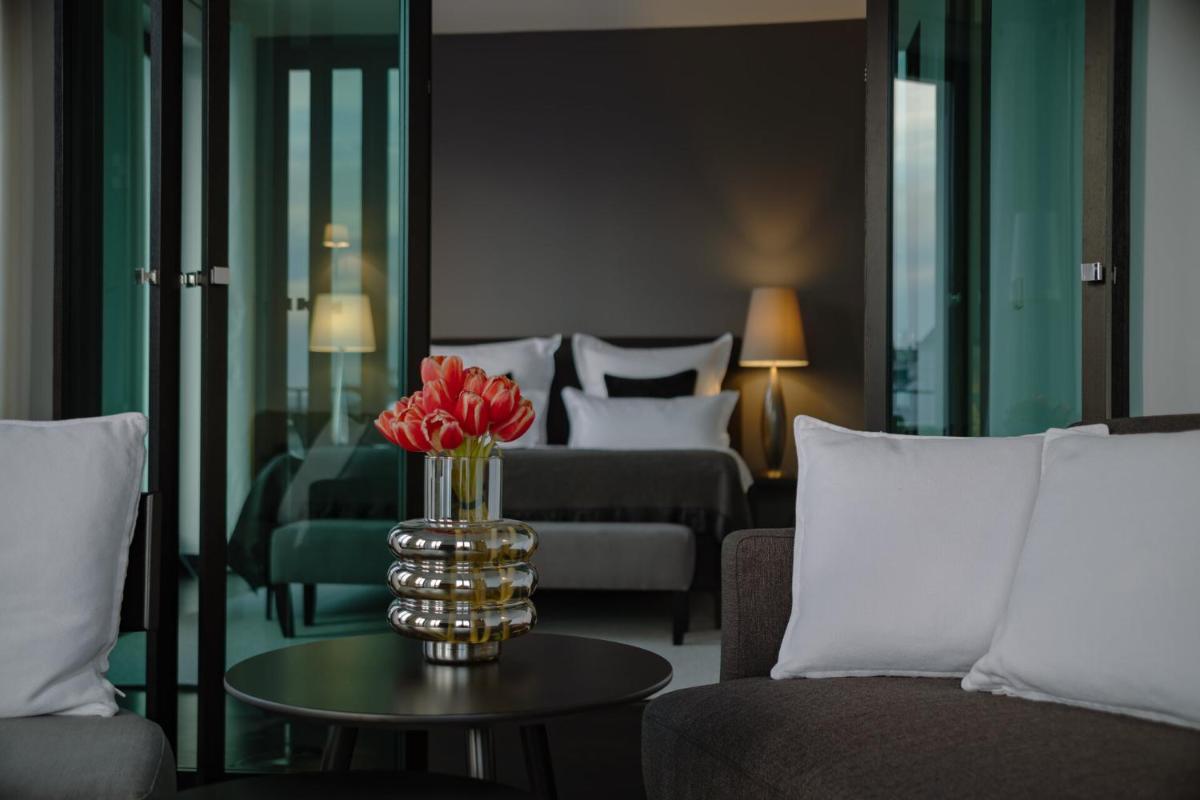 Ein Sitzbereich in der Unterkunft A-ROSA Hotel Ceres am Meer - Adults Only