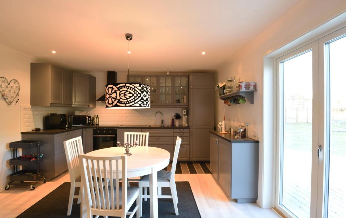 Very nice and family friendly holiday home in Dalsland - Housity