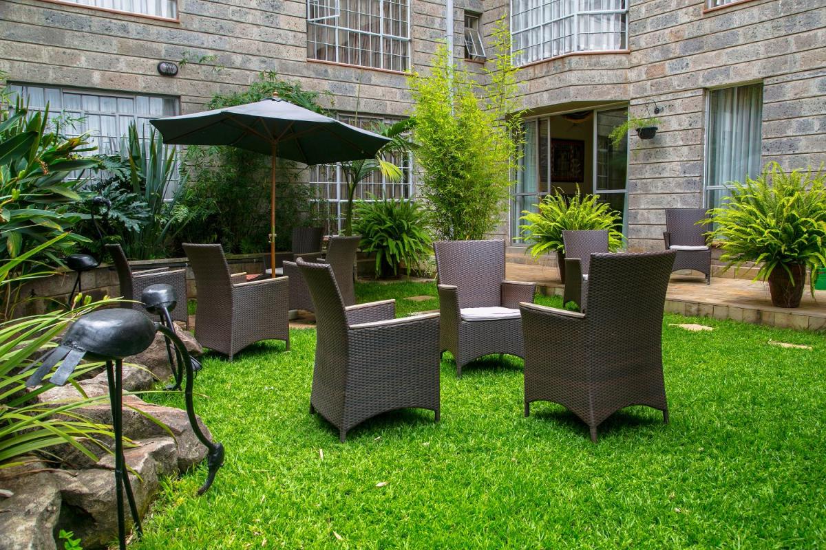 Suitetrails - Batians Apartment Hotel