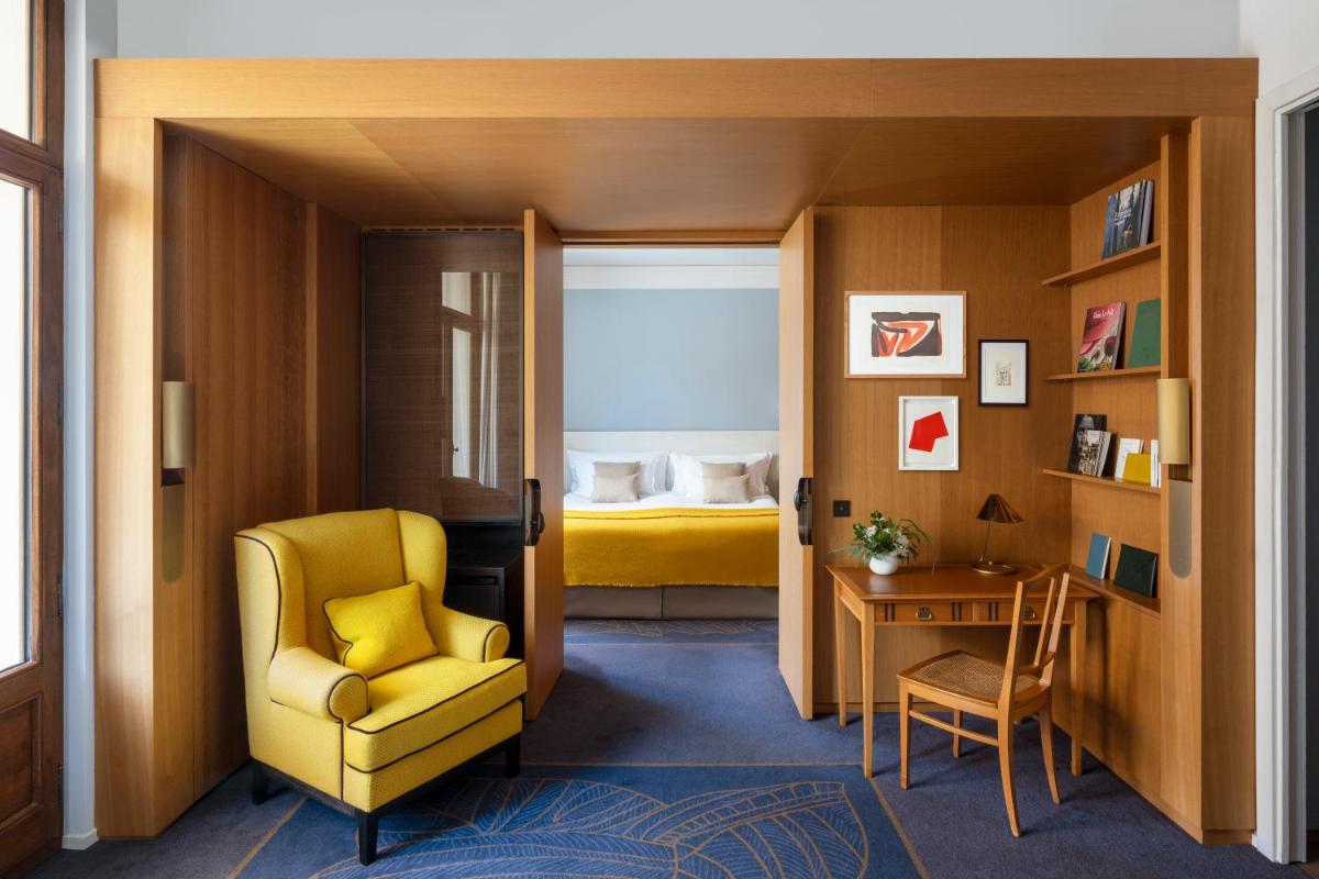Coin salon dans l'établissement Hôtel Royal