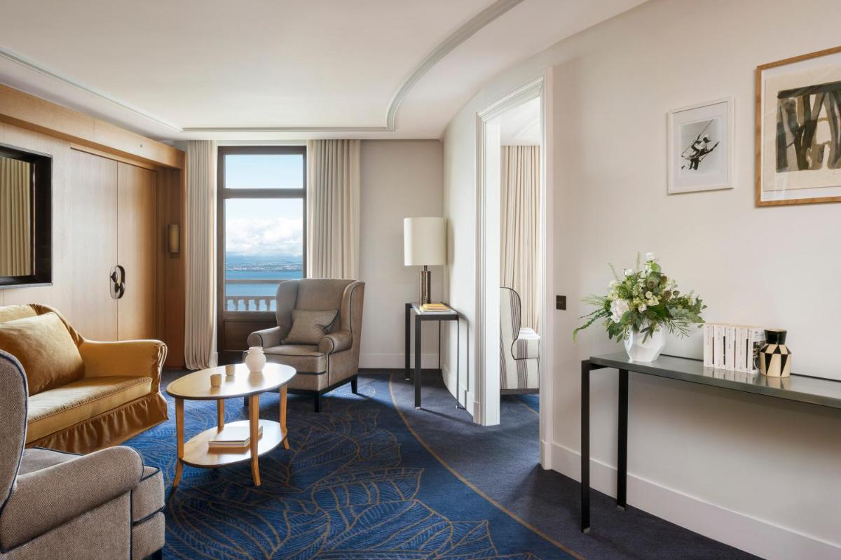 Coin salon dans l'établissement Hôtel Royal