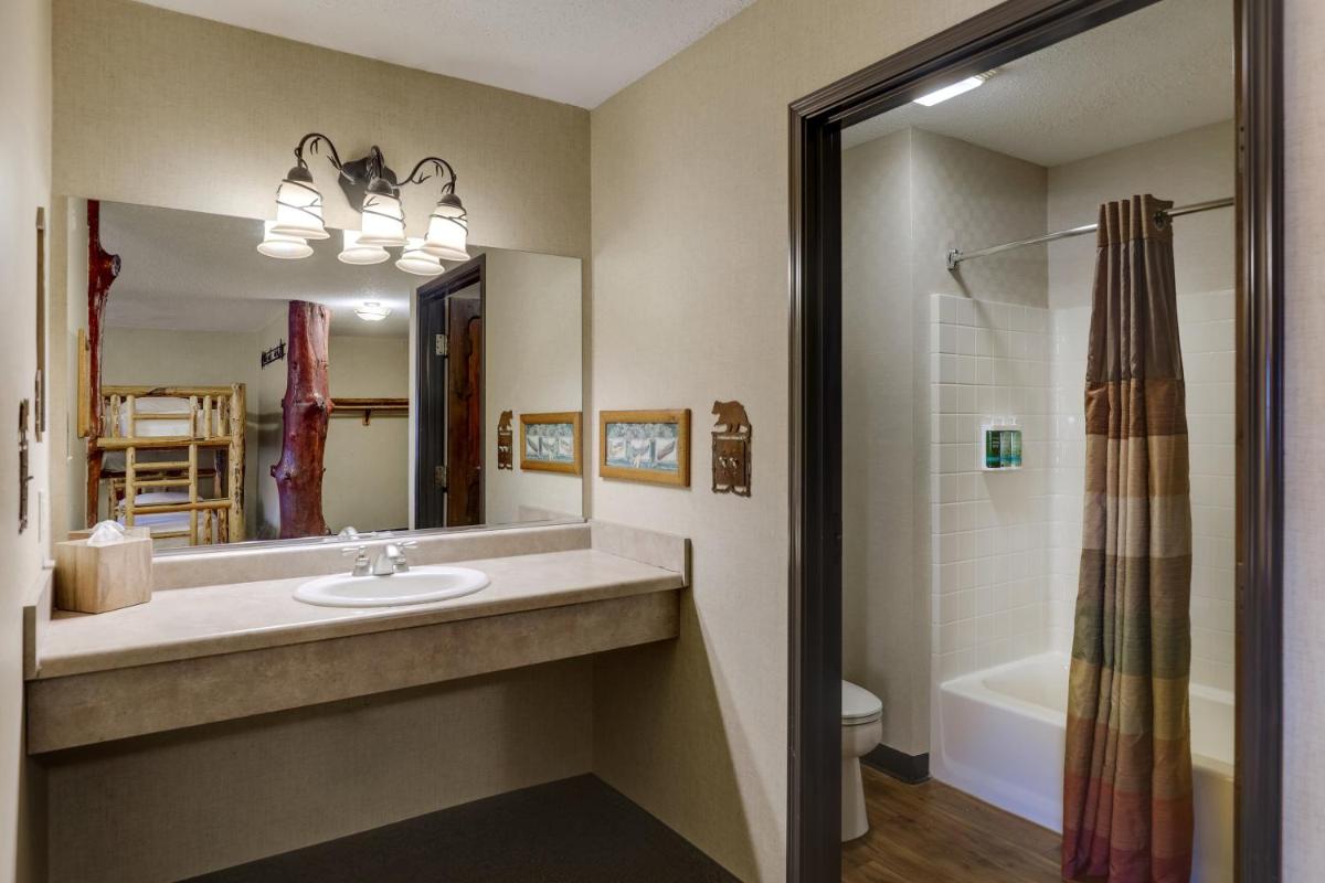 Stoney Creek Hotel Moline - Housity