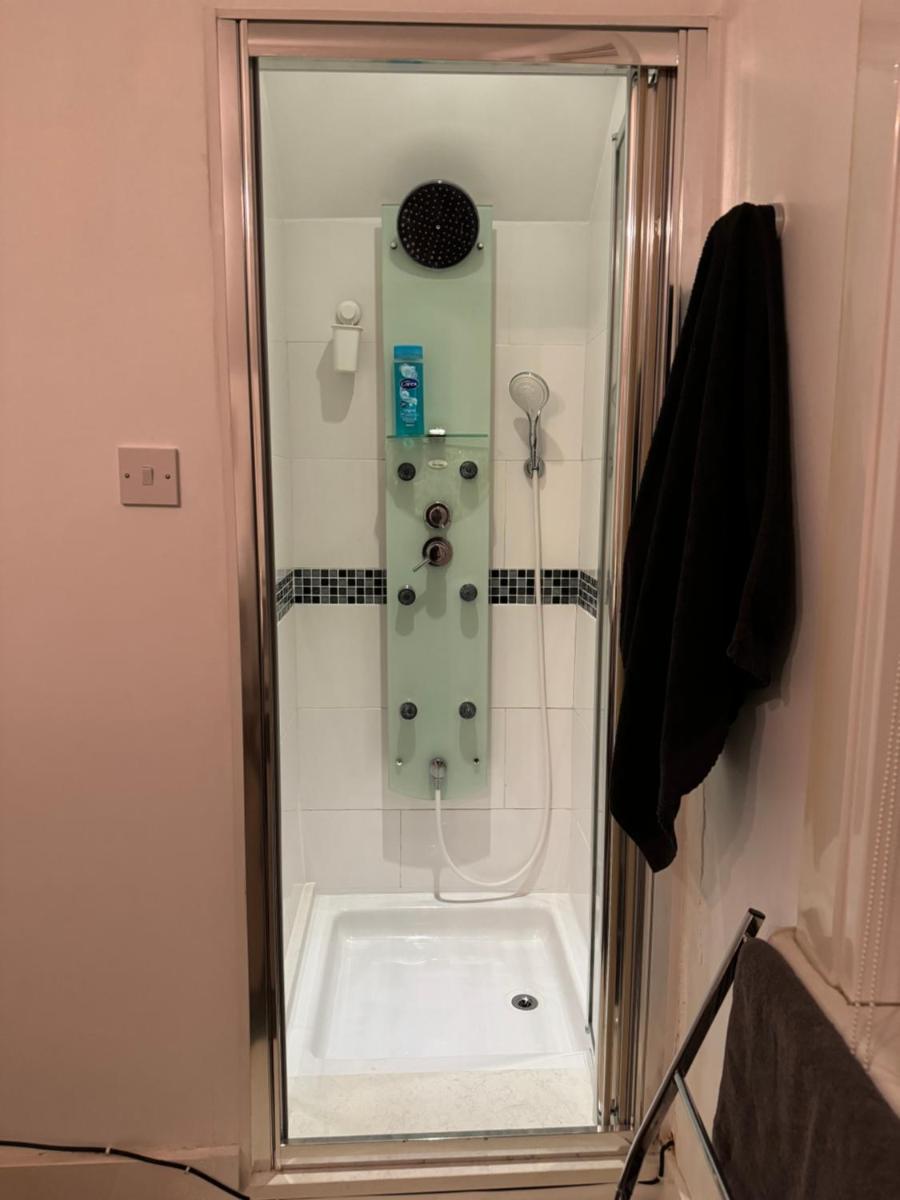Luxury Cottage Room - Housity