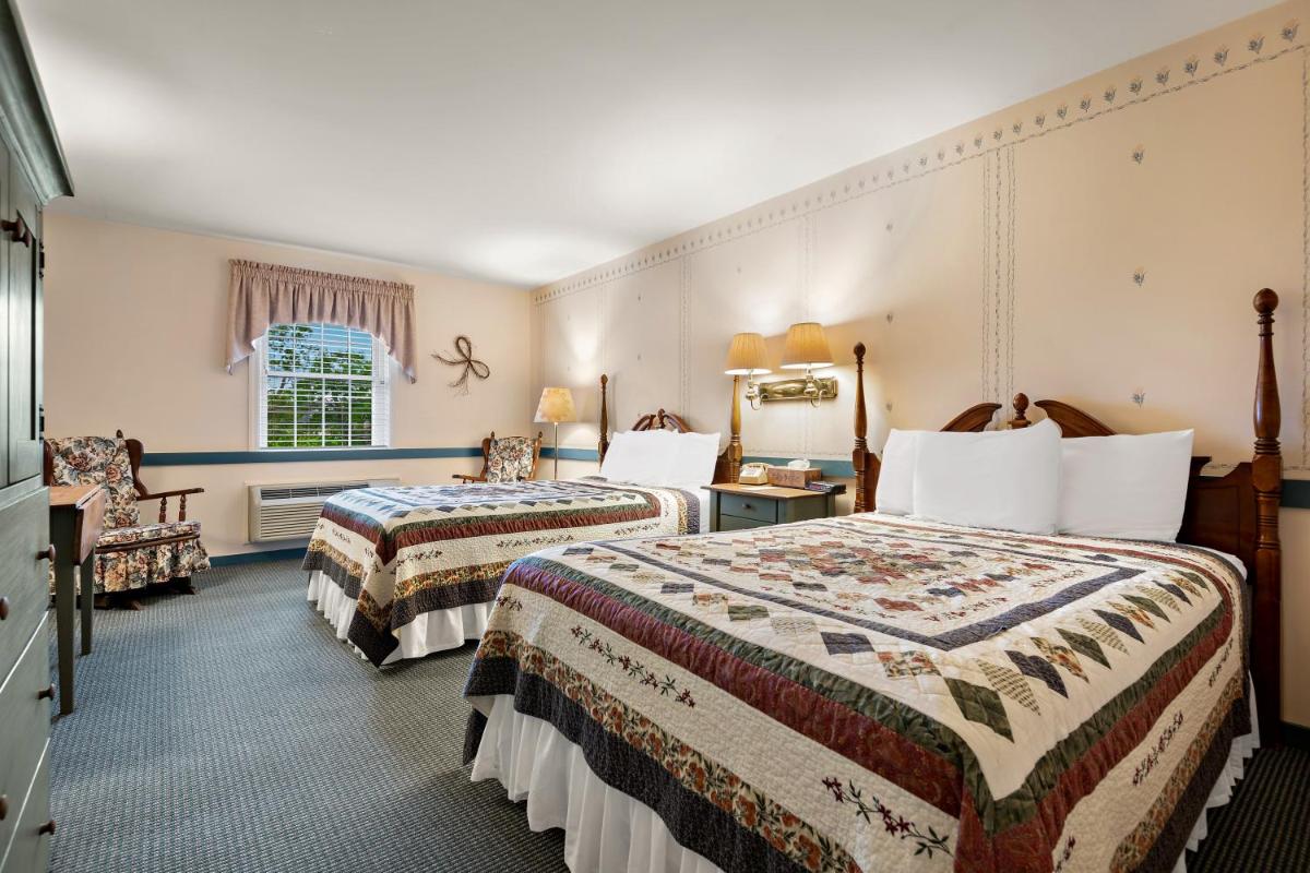 Country Living Inn - Housity