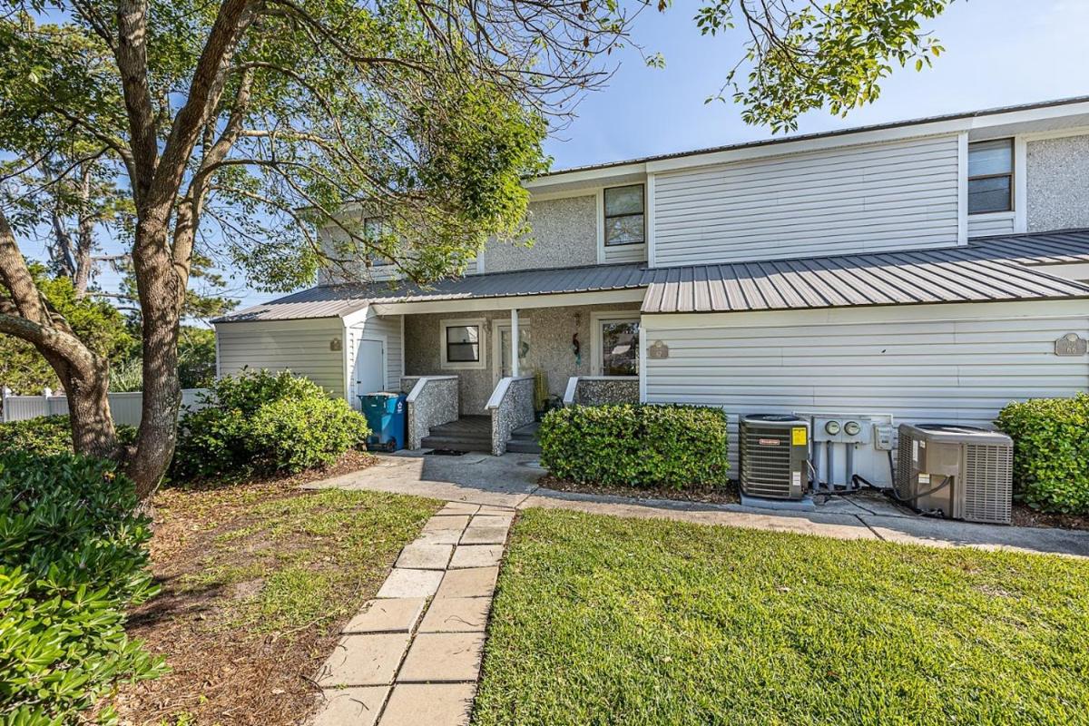 Selah - 2 bed - 1 and a half bath St Simons Condo with community pool - Housity