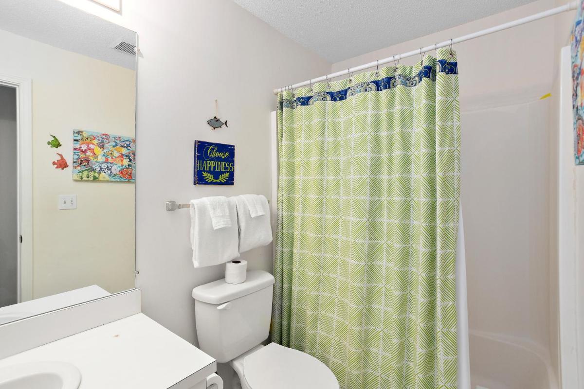 Harbour Oaks 418 - Housity