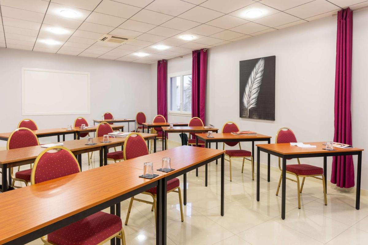 Best Western Hotel & SPA Pau Lescar Aeroport - Housity