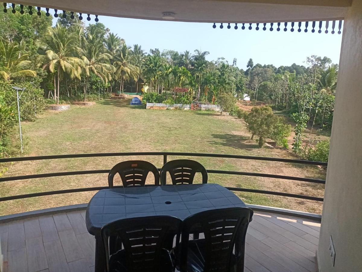 Pinto's Farm Stay - Housity