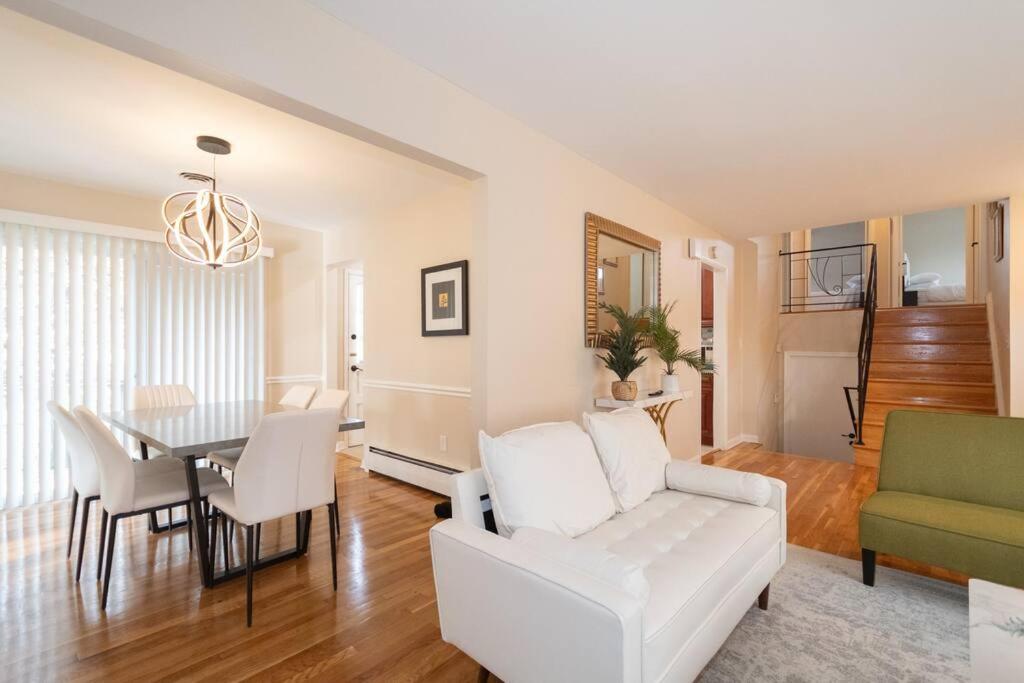 Home in College Park - Housity