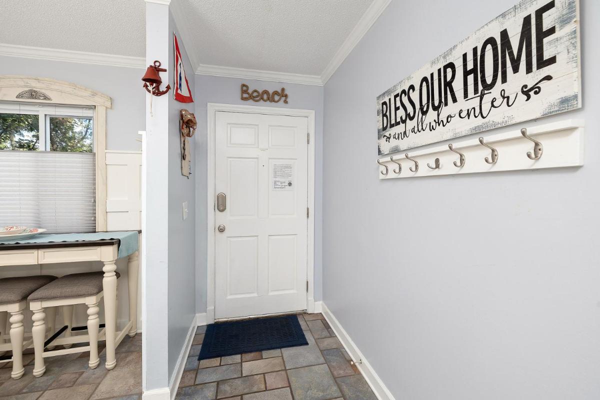 Ocean Walk B-6 - Housity