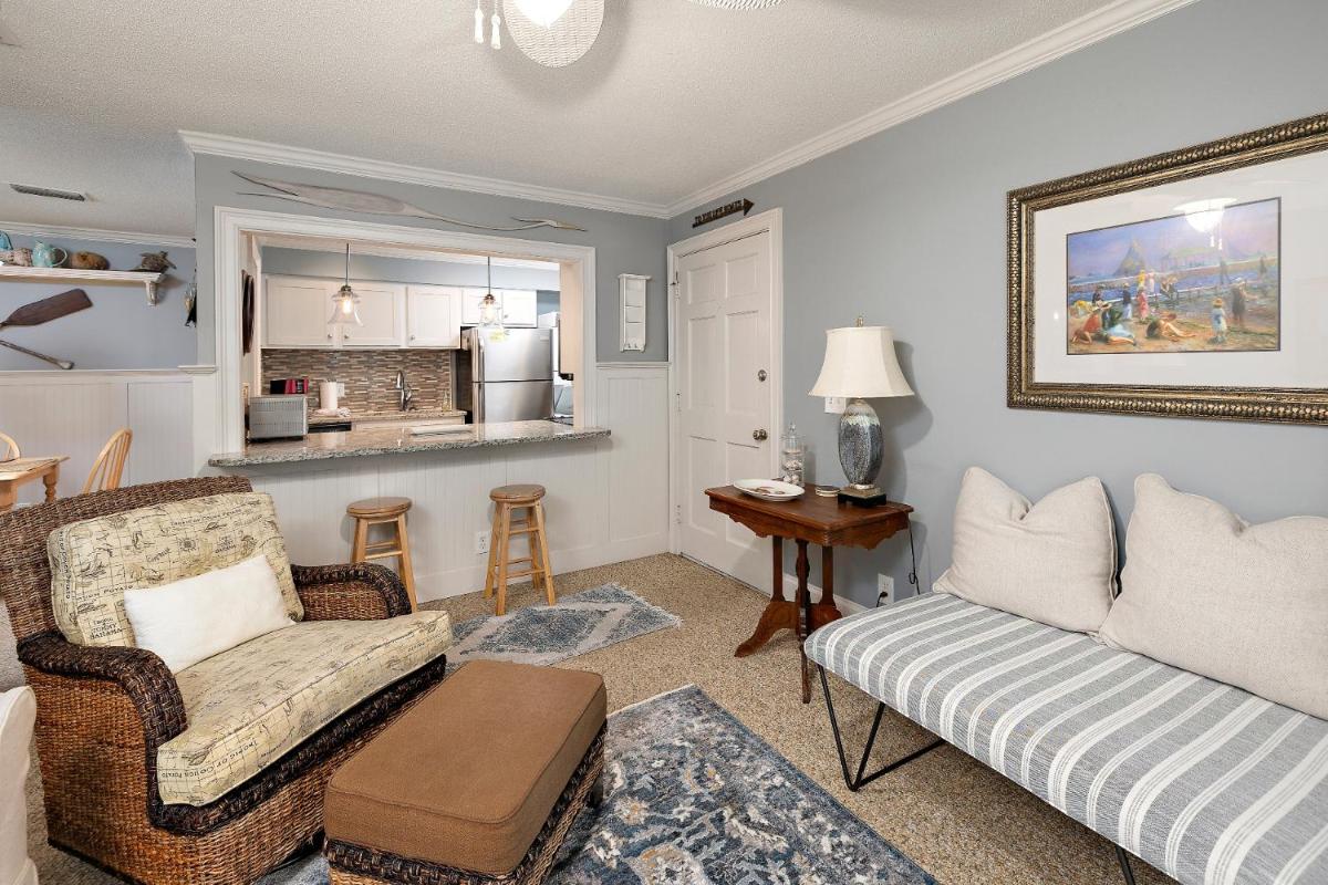 Ocean Walk E-14 - Housity
