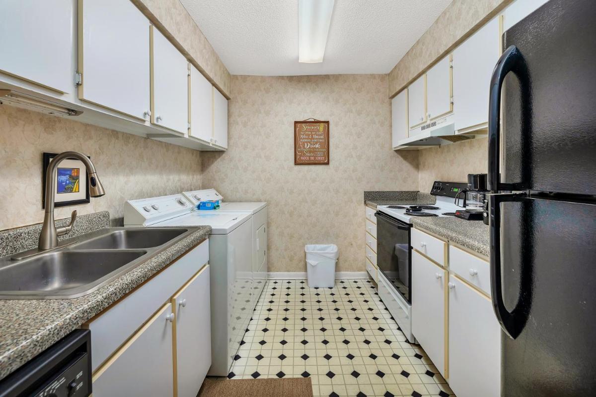 Ocean Walk E-6 - Housity