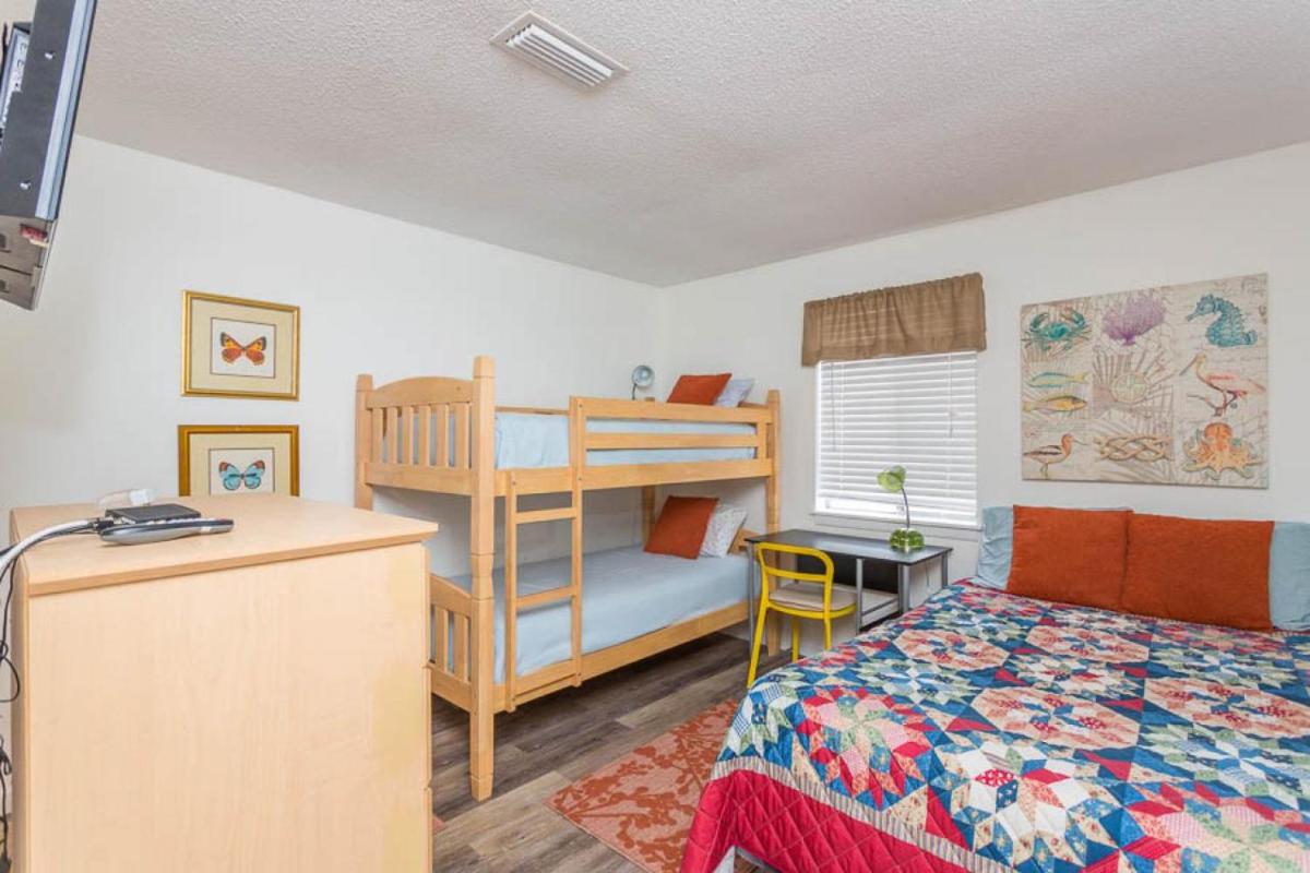 Ocean Walk Q-14 - Housity