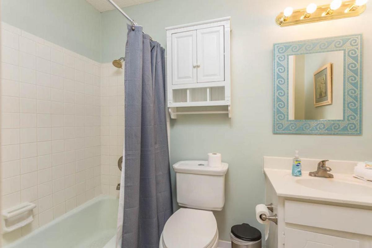 Ocean Walk Q-14 - Housity