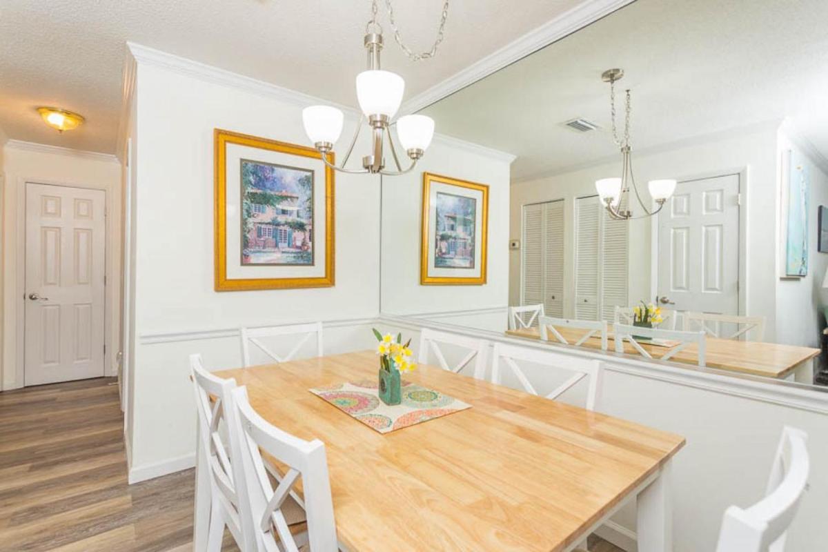 Ocean Walk Q-14 - Housity