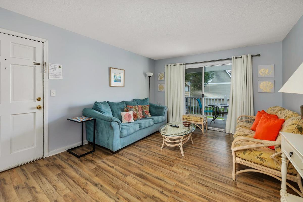 Ocean Walk E-6 - Housity