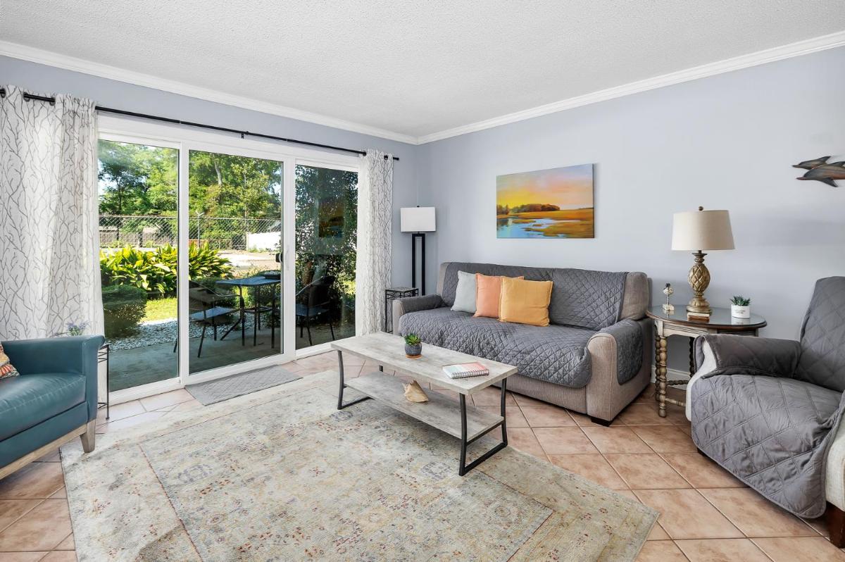 Ocean Walk P-13 - Housity