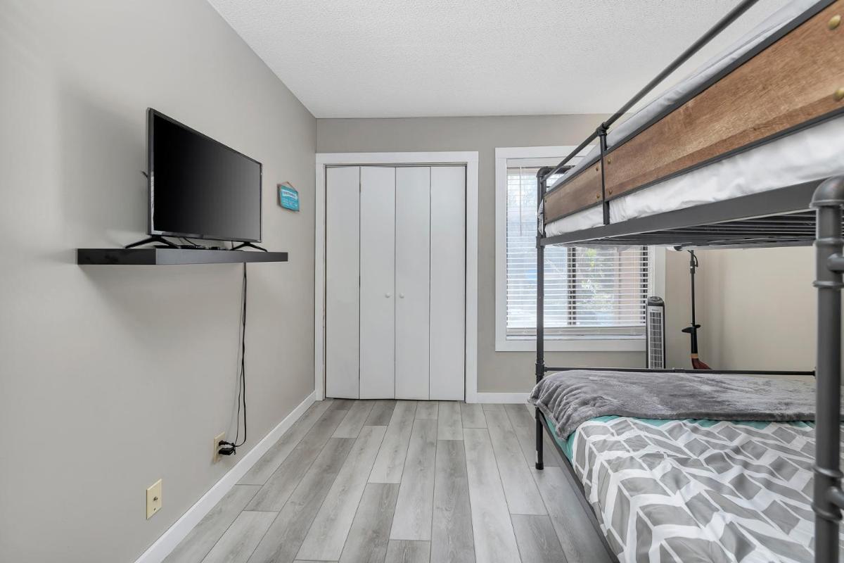 Courtside Villas 865 - Housity