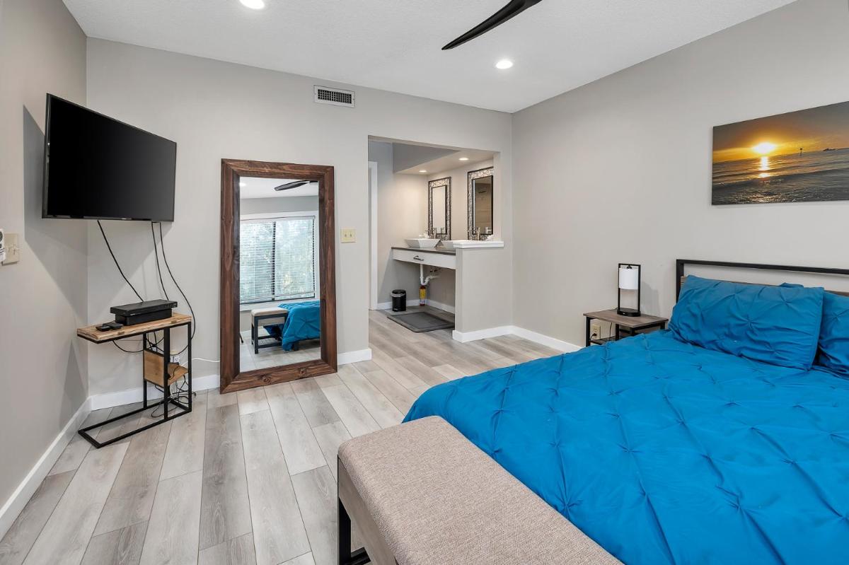 Courtside Villas 865 - Housity