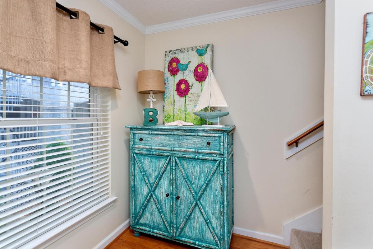 Demere Landing 135 - Housity