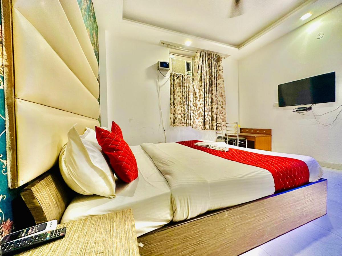 HOTEL QUBIC STAY BY IGI AIRPORT - Housity