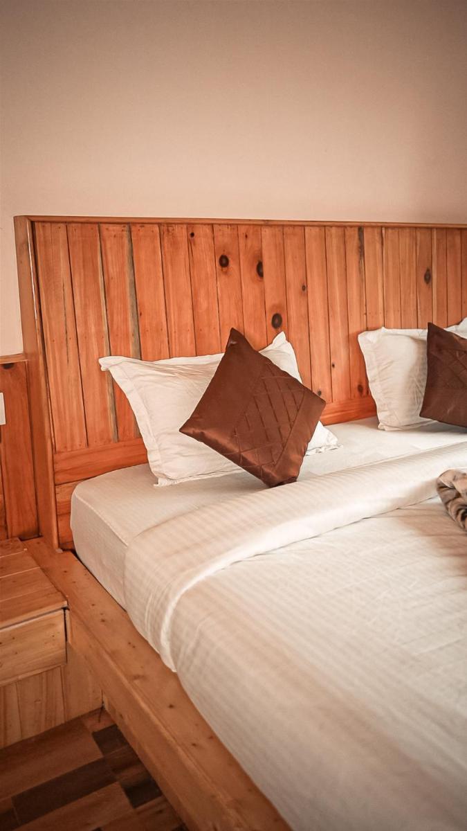 2 little monks Cafe and stays - Housity