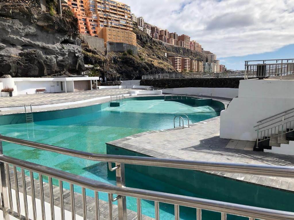 Boutique apartment with BBQ terrace and ocean views - Housity