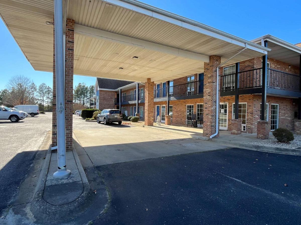 Suitetrails - Motel 6 Bracey, VA I 85
