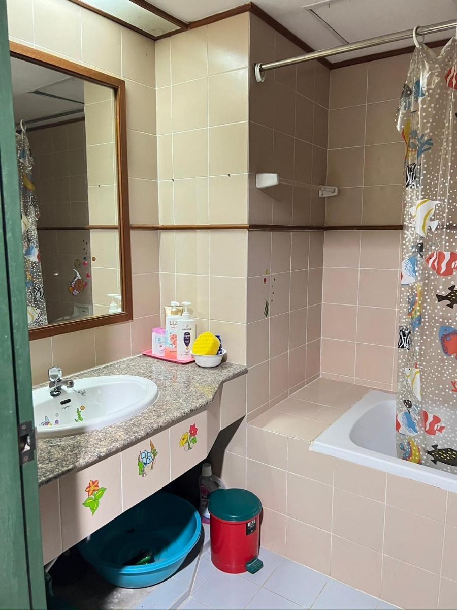 Baan Rom Mai Rim Haad - Housity