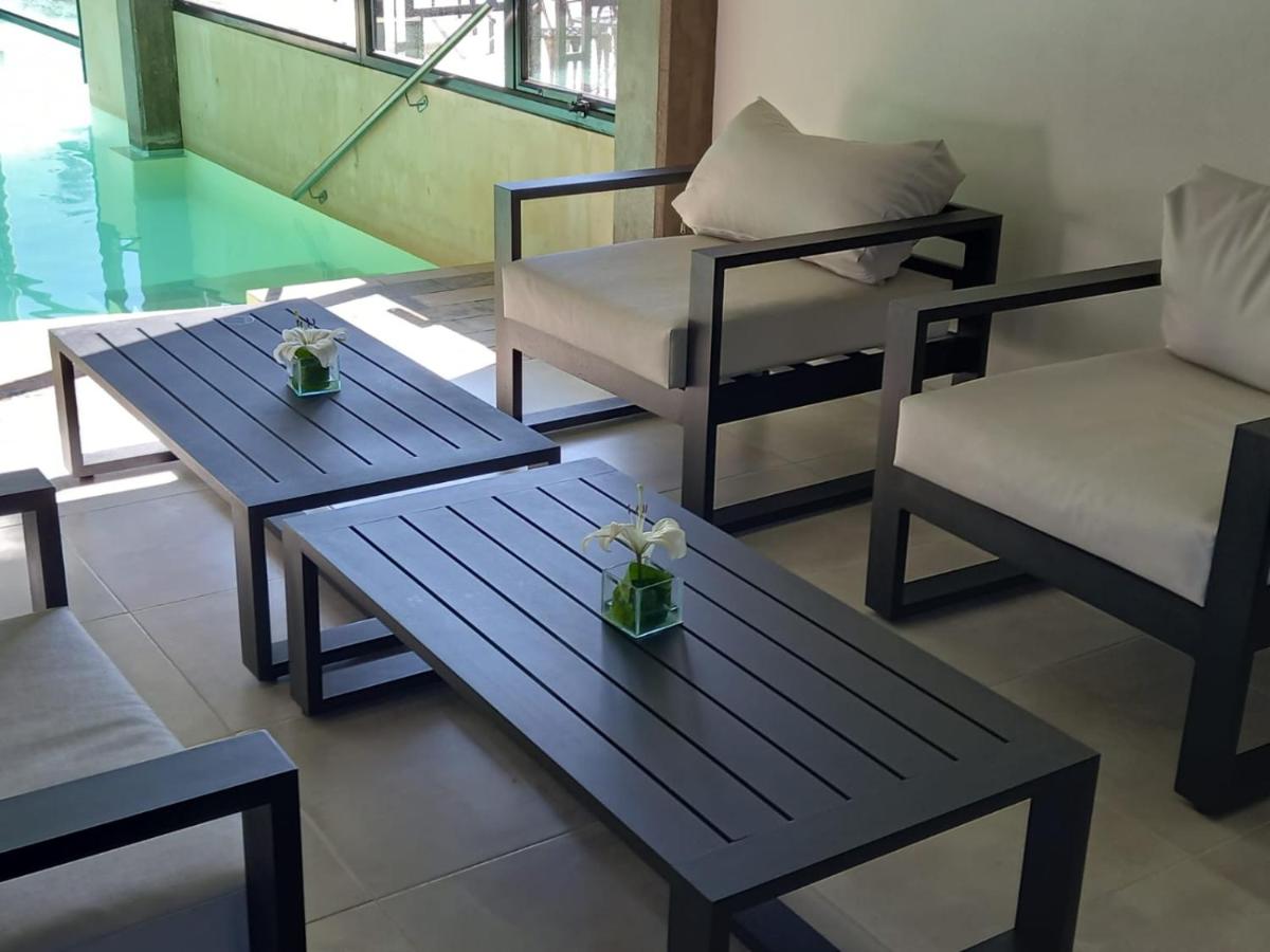 Los Robles Suites - Housity
